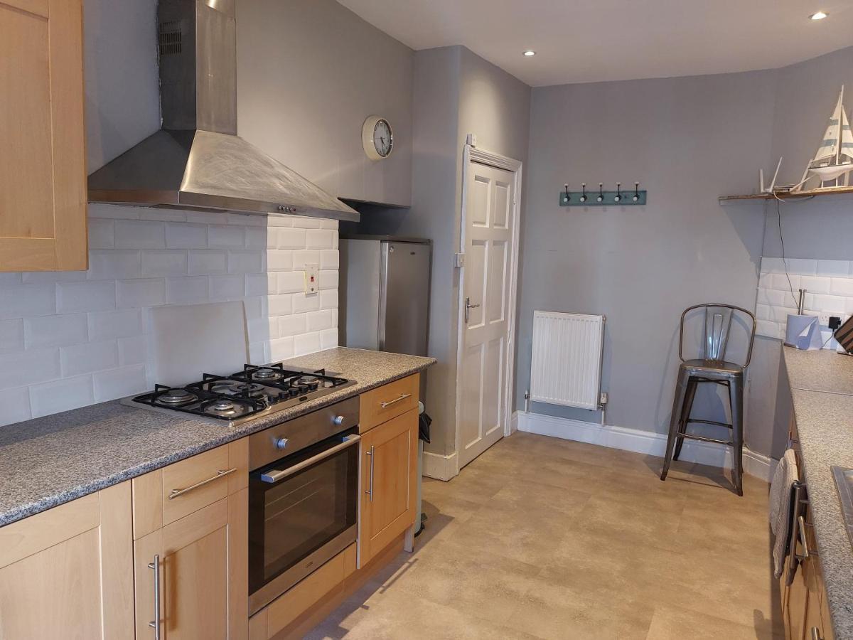 Llandudno Apartment, Quirky Pub With Tropical Beer Garden Buitenkant foto
